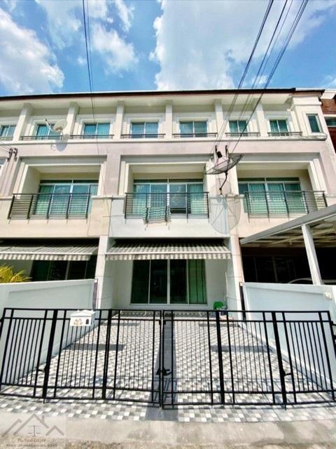 HR 9734 ขาย ให้เช่าทาวน์โฮม 3 ชั้น 22 ตร.ว. บ้านกลางเมือง เออร์บาเนี่ยน พระราม 9 - วงแหวน ถนนกรุงเทพกรีฑา