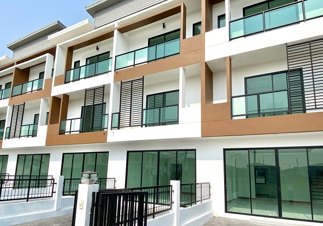 ราชพฤกษ์ MRT บางรักน้อย ท่าอิฐ 2 กม.ให้เช่าโฮมออฟฟิศ 3ชั้น 4นอน 23ตร.ว. 280ตร.ม. รพ.พระนั่งเกล้า 3.1 กม.