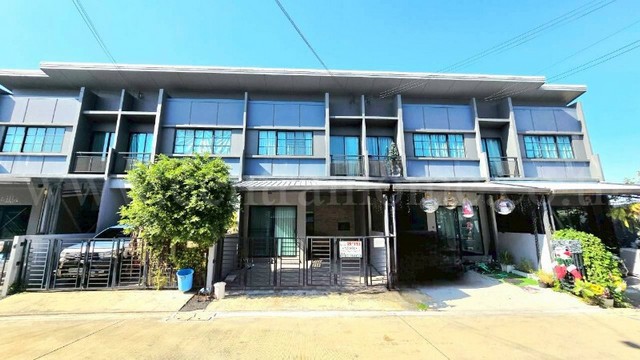 ขายด่วน ทาวน์โฮม สิริ เพลส รังสิต เดินทางสะดวก ใกล้ SRT สถานีรังสิต