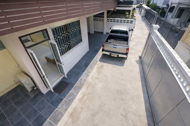 ICONSIAM 2กม. MRT อิสรภาพ 11-15  ราชภัฏบ้านสมเด็จ 100 ตรม.  ให้เช่าบ้านเดี่ยว 25ตรว. 1นอน 1น้ำ 9999B-M BigC 200ม.