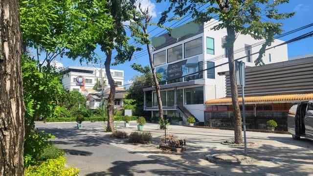 ให้เช่าอาคาร4ชั้นถนนประดิษฐ์มนูธรรมเลียบด่วนเอกมัย-รามอินทราเหมาะกับหลายธุกิจ