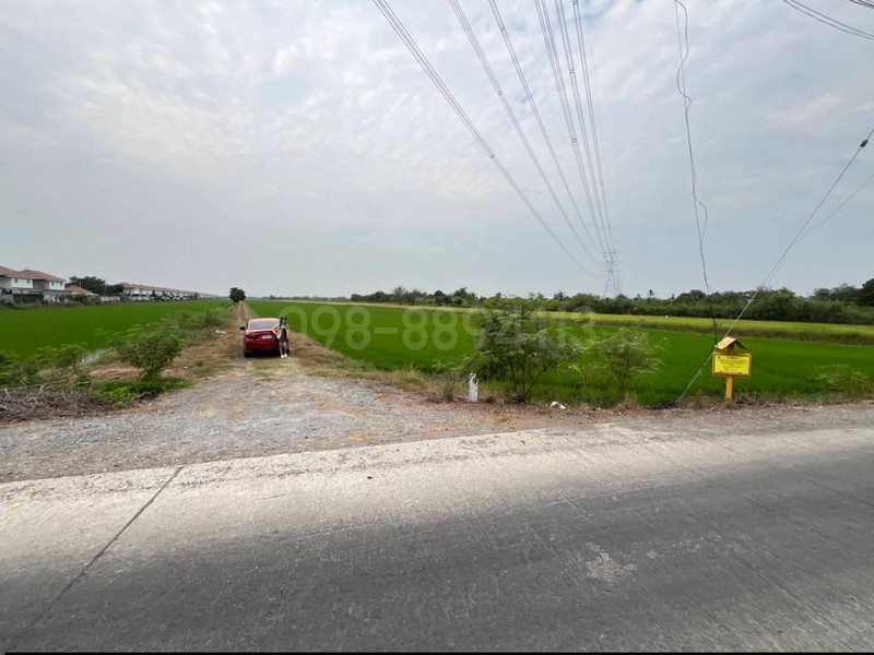 ขายที่ดิน 2 แปลง ต.ไทรน้อย และ ต.ทวีวัฒนา นนทบุรี เนื้อที่ รวม ประมาณ 30 ไร่ ตั้งอยู่ในโซนศักยภาพ เชื่อมต่อถนนหลายสาย