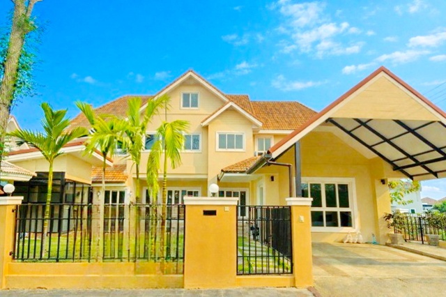 คฤหาสน์ 6นอน 4 น้ำ น้ำแพร่ สันป่าตอง ใกล้วัดศาลา 650 ม. และหางดงกอล์ฟคลับ บ้านเดี่ยวหลังใหญ่  105 ตร.ว. 310 ตร.ม. บ้านแปลงมุม