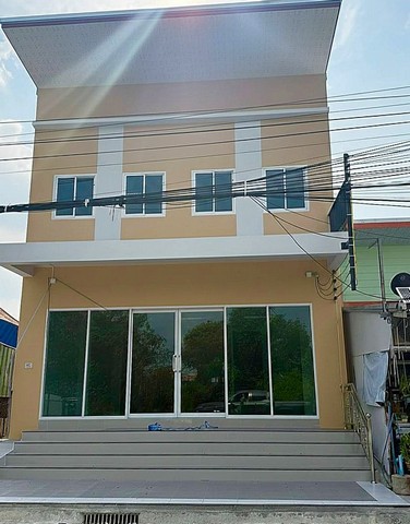 ให้เช่าอาคารพาณิชย์บ้านบึงชลบุรี ให้เช่าอาคารพาณิชย์ 2 ชั้น  ทำเลดี ห่างจากถนนใหญ่เพียง 100 เมตร