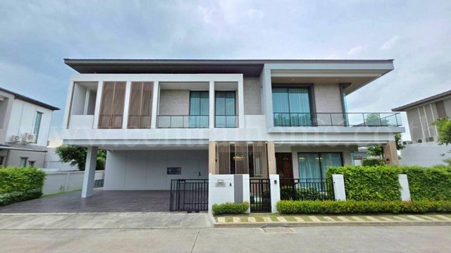 ลดราคาด่วน บ้านเดี่ยว บางกอก บูเลอวาร์ด วิภาวดี - พหลโยธิน แปลงหน้าสวน