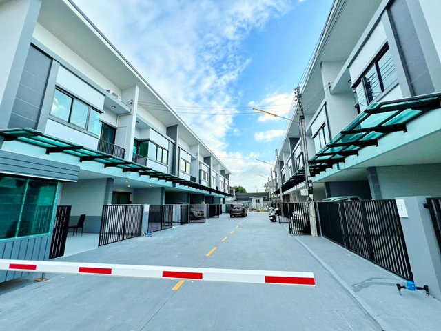 ผู้ใช้คนแรก บงกช ธรรมกาย รังสิตคลอง2 1.7กม. ตลาดจัมโบ คลอง3 ทาวน์โฮม 2 ชั้น พร้อมเฟอร์ฯครบ 3 นอน 2 น้ำ ม.ธรรมศาสตร์  20ตร.ว. ตลาดไท 3กม.