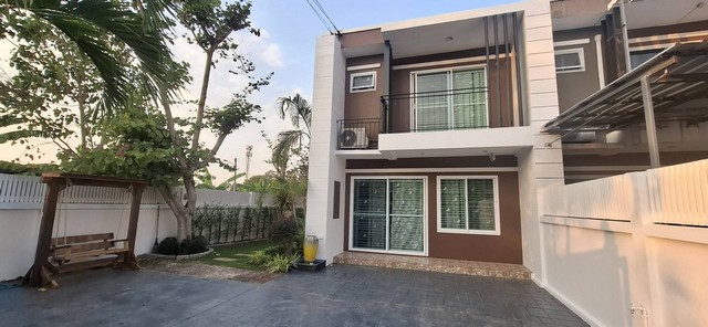 ขายทาวน์โฮมหลังมุม ทำเลทอง นาเกลือ  พัทยาเหนือ  ราคาเพียง 4.5 ล้านบาท คุ้มกว่านี้หาไม่ได้แล้ว!