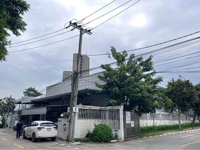 BR 1956 ให้เช่าโกดัง พร้อมออฟฟิศ 1040 ตร.ม สูง8 เมตร  ศรีนครินทร์ พระรามเก้า9 ใกล้ รพ.สมิตเวชศรีนครินทร์ รถเทรลเลอร์ใหญ่เข้าได้