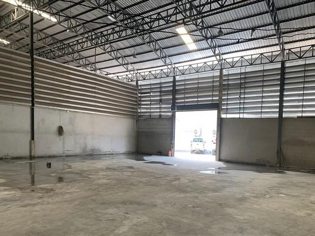 P1861 ให้เช่าโกดัง ซอยนวลจันทร์ 21 รถเทรลเลอร์เข้าออกได้ ใกล้เลียบด่วน ใกล้ BTS รามอินทรา ก.ม.6