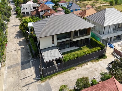 เจ้าของขายเอง! บ้านเดี่ยวหรู รีโนเวทใหม่สไตล์โมเดิร์น พร้อมรายได้ค่าเช่า 210000 บ./เดือน ขายบ้าน เอเวอร์กรีน วิลล์ บางนา–ตราด 56