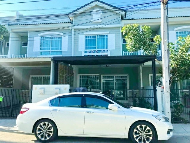 ทาวน์โฮมโครงการ Villaggio ทำเลบางนา บางบ่อ ตลาดบางบ่อ 900 ม. ทาวน์โฮม 2 ชั้น พร้อมเข้าอยู่  2 นอน 3 น้ำ 22 ตร.ว.