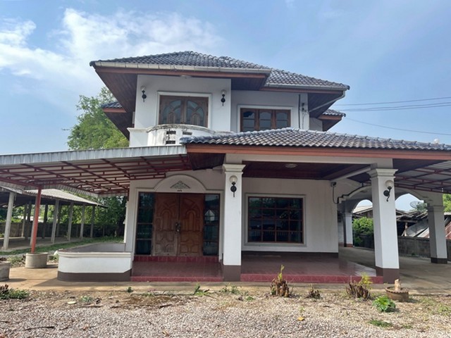 ขายบ้านพักอาศัยตึก 2 ชั้น ถนนบ้านฟ่อน - ศูนย์สร้างทางลำปาง อำเภอแม่ทะ จังหวัดลำปาง