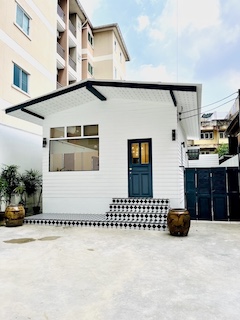 BH4024 ให้เช่าบ้าน สาทร ใกล้ BTS สุรศักดิ์ บ้านสร้างใหม่ ทำเลเงียบ ใจกลางเมือง เหมาะทำออฟฟิศ คาเฟ่ หรืออยู่อาศัย