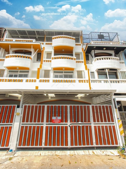 ขายทาวน์โฮม 4 ชั้น 350 ตรม ซอยสวรรค์วิถี (สุทธิสาร-ลาดพร้าว 64) รีโนเวทใหม่ทั้งหลัง เดินทางสะดวก