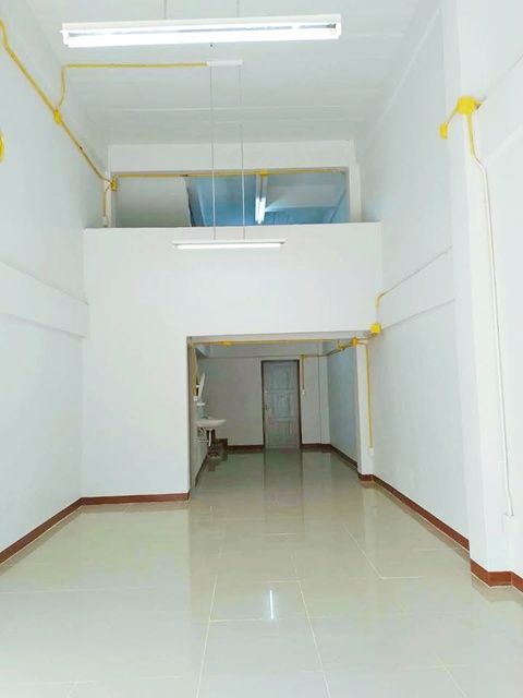 พระยาสุเรนทร์ 9-17 .รร.นานาชาติกลอรี่สิงคโปร์ 300 ม. ขาย-เช่าตึกแถว 4ชั้น  2 นอน 2  น้ำ