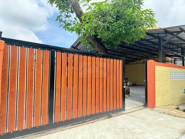 ให้เช่าทาวน์เฮ้าส์2ชั้น3นอน 76 ตร.ว.หมู่บ้านสินพัฒนาธานีถนนประชานิเวศน์1ประชาชื่นติดตลาดบองมาร์เช่