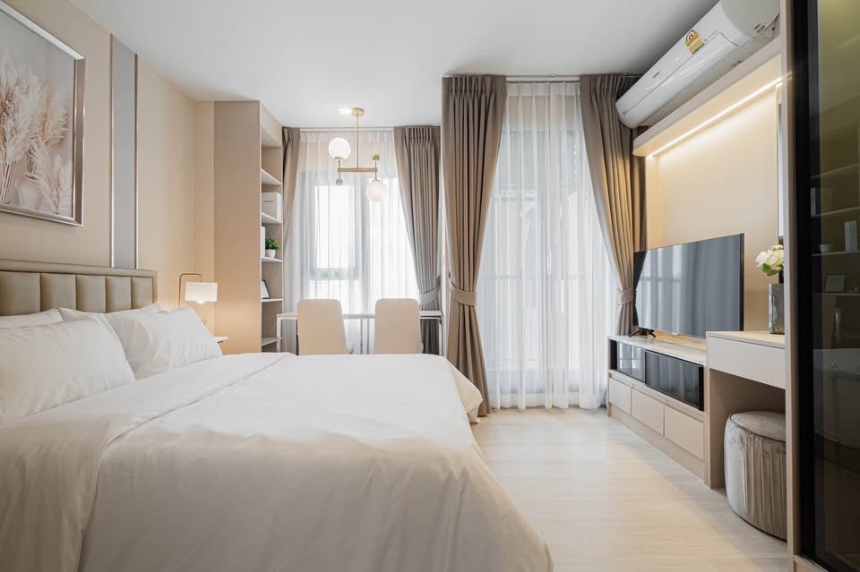 Life One Wireless private comfortable clean 32nd floor BTS PloenChit