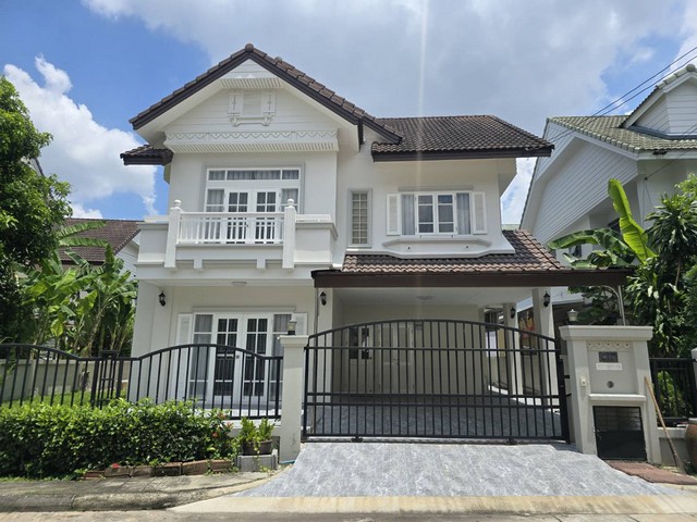 ให้เช่าบ้านเดี่ยว 2 ชั้น รามคำแหง 190/1 ใกล้รถไฟฟ้าสายสีส้ม เฟอร์ครบ 40000