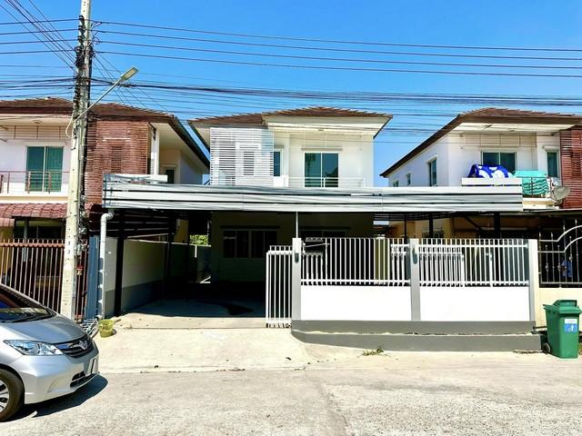 ให้เช่าบ้านเดี่ยว 2 ชั้น 60 ตร.ว. ถนนคุ้มเกล้า ตรงข้ามตลาดคุ้มเกล้า ใกล้ถนนเจ้าคุณทหาร