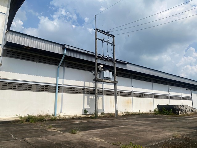 ขายที่ดินพร้อมโรงงานเกาะจันทร์ชลบุรี  ขายที่ดินพร้อมโรงงานขนาดใหญ่ เนื้อที่  21-2-93 ไร่