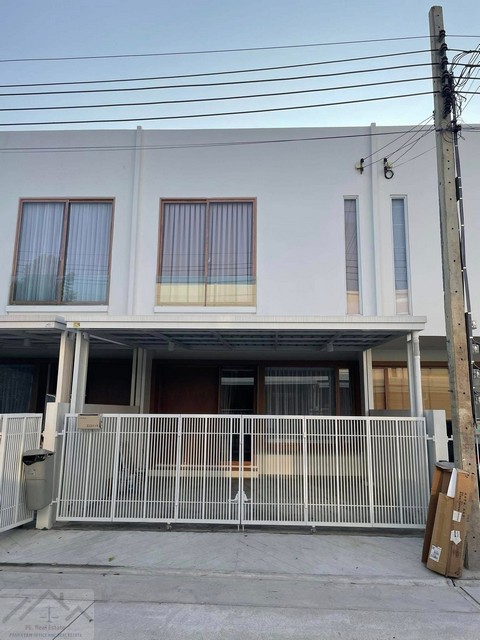 ให้เช่าทาวน์โฮม 2 ชั้น สไตล์มินิมอล 3 ห้องนอน โครงการโนระ บางนา-ตราด กม.10 ใกล้ เมกะบางนา