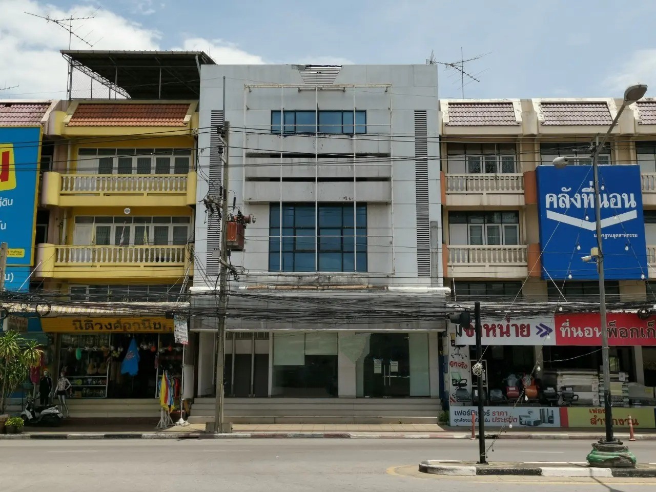 ขายสำนักงาน กระทุ่มแบน จังหวัดสมุทรสาคร ราคาโปรโมชั่น ลดพิเศษ