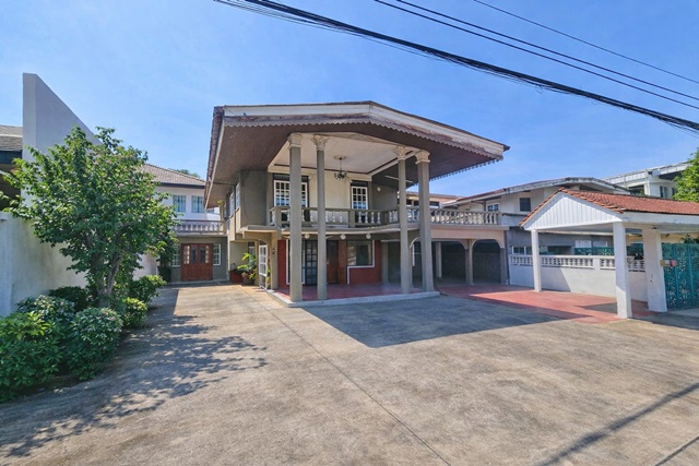 เดอะไนน์ พระราม 9 1.2 กม. 77ตร.วา. 447ตร.ม. ให้เช่า คฤหาสน์ 2 ชั้น 5นอน 2ครัว  MRT หัวหมาก 852 ม. โลตัส พัฒนาการ300 ม.