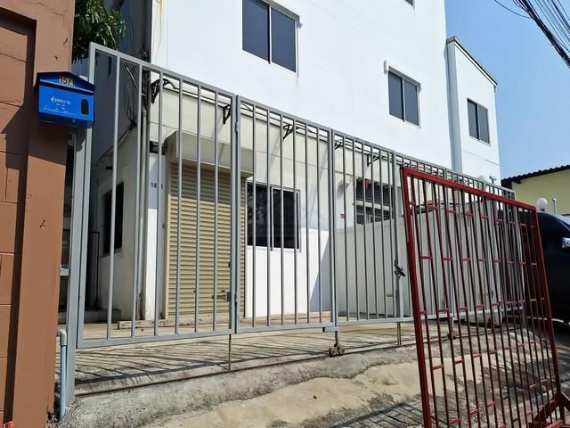 HR 6334 ให้เช่าพื้นที่อยู่ชั้น1 ซอยลาดพร้าว 43 เหมาะเป็น Studio ห้องไลฟ์ขายของ พร้อมสต็อกสินค้า ออฟฟิศ