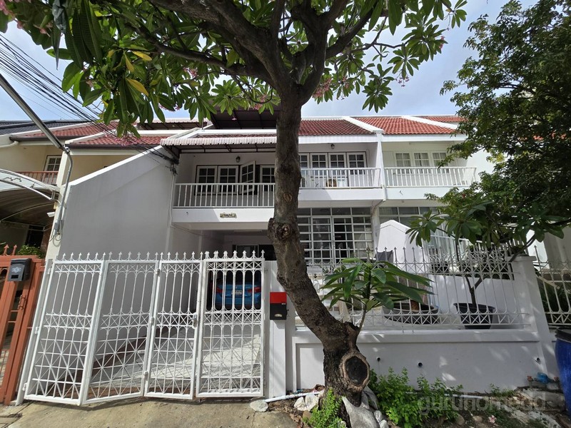 ให้เช่าบ้าน 3 ชั้นครึ่ง มบ.พันระวี 2 พระราม 3 เนื้อที่ 31 ตรว 5ห้องนอน 3ห้องน้ำ ใกล้ Central Plaza พระราม 3 - ghd000330R