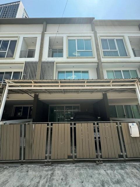 ขายทาวน์โฮม 3 ชั้น 22 ตร.ว. ลุมพินี ทาวน์ เรสซิเดนซ์ ลาดพร้าว สเตชั่น ลาดพร้าว 21 (พร้อมผู้เช่า)