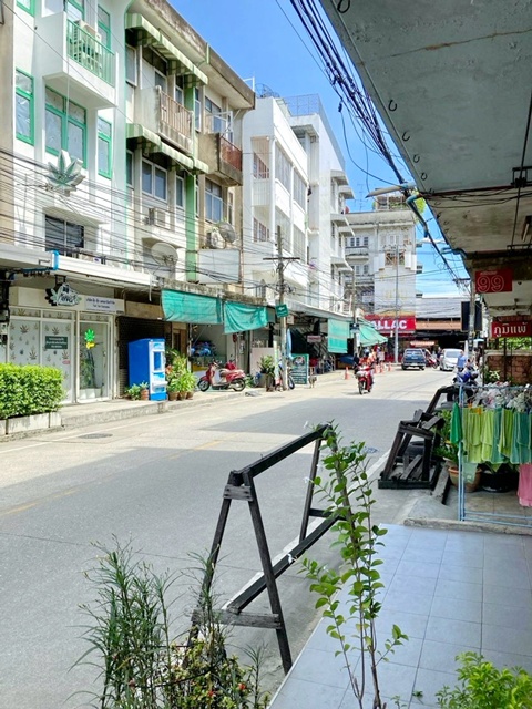 BTSสำโรง 550ม. อิมพีเรียลเวิลด์สำโรง 200 ม. ให้เช่า-ขายตึกแถว 1 นอน 2 น้ำ 17 ตร.วา. 200 ตร.ม. อาคารพาณิชย์ 3 ชั้น ทำเลค้าขาย ใจกลางสำโรง