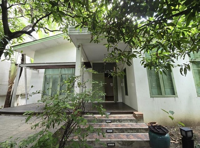 ขายบ้านพร้อมที่ดิน ถนนพญาไท ซอยประดิพัทธ์ เนื้อที่ 214 ตรว. พญาไท กรุงเทพ