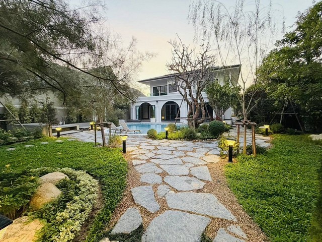 พูลวิลล่าสุดหรูหนึ่งเดียวในพัทยา Luxury Pool Villa