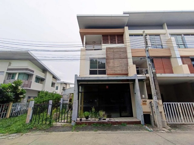 ขายทาวน์เฮ้าส์ โครงการ ภัทร โมทาวน์ อำเภอปากเกร็ด จังหวัดนนทบุรี ถนน แจ้งวัฒนะ ราคาโปรโมชั่น