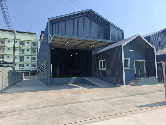 BR 1716 ให้เช่าโกดัง345 ตารางเมตร พื้นยกสูง 1.5 เมตร 1 ออฟฟิศ 3 ห้องน้ำ คลองหนึ่ง คลองหลวง  ผังสีม่วงเข้ม สามารถขอ รง.4 ได้