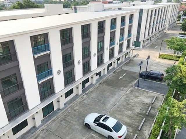 ลาดพร้าว110-114 รามคำแหง 51-57 เดอะมอลล์ รามคำแหง 2 2.1 กม. ย่านธุรกิจ MRT มหาดไทย 1 กม.