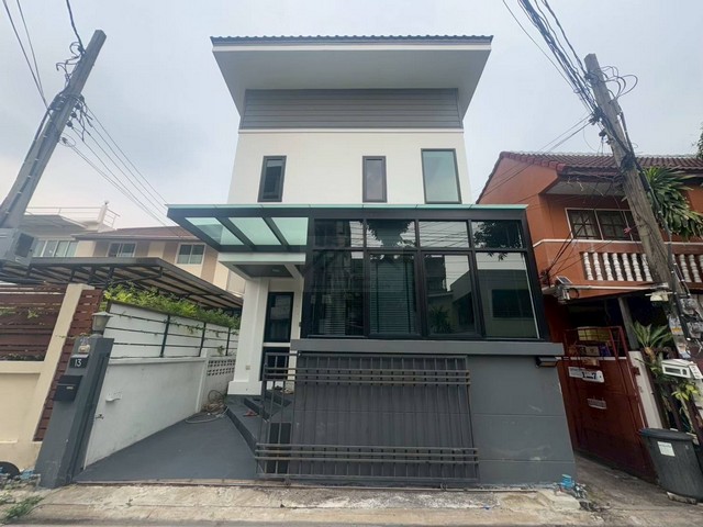 ให้เช่าบ้านเดี่ยว 2 ชั้น 4 ห้องนอน ซอยโชคชัย 4 ซอย 39 (เจ้าแม่กวนอิม) ใกล้ MRT โชคชัย 4