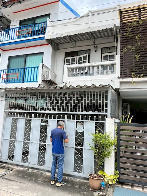 ให้เช่าทาวน์เฮ้าส์ 2 ชั้น 160ตร.มย่านลาดพร้าว-โชคชัย 4 ใกล้ เซ็นทรัลอีสต์วิลล์