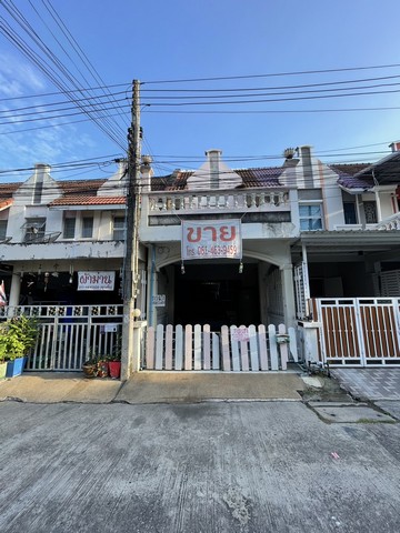 ขายด่วน ทาวน์เฮ้าน์ 2 ชั้น หมู่บ้าน แฟร์มิลี่ปาร์ค1ต.ทุ่งสุขลา  อ.ศรีราชา จ.ชลบุรี