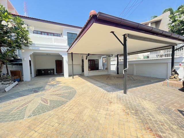 HR 9921 ให้เช่าบ้านเดี่ยว จิตรลดา ซอยสุจริต 2 เขตดุสิต ใกล้พระราชวังดุสิต เหมาะอยู่อาศัยหรือทำธุรกิจ