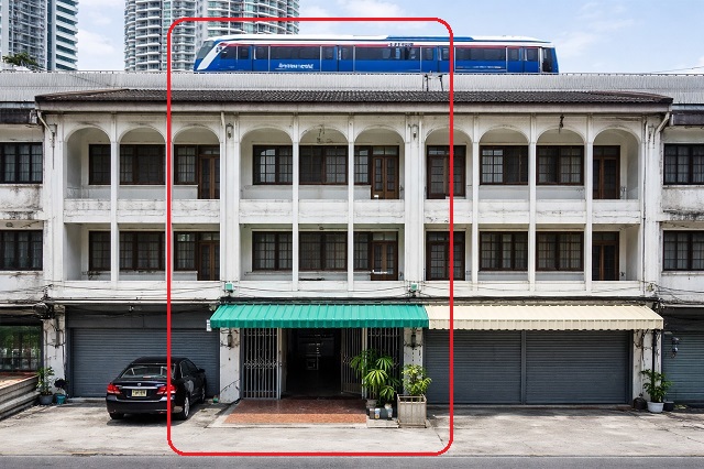 BTSพหลโยธิน24 400 ม.เซ็นทรัลลาดพร้าว 900ม.ให้เช่าอาคารพาณิชย์ 3.5 ชั้น 2-3นอน 2 น้ำ ใกล้ 18 ตร.ว. 250 ตร.ม.