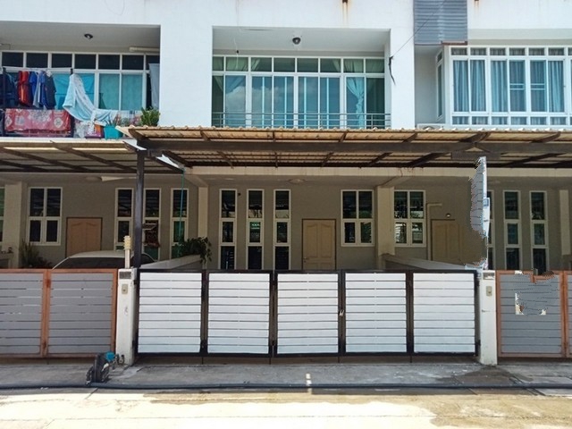 ขาย ทาวน์เฮ้าส์ 3 ชั้น เมโทรไลฟ์ ลาดพร้าว 71 ถนนสุคนธสวัสดิ์ กรุงเทพ