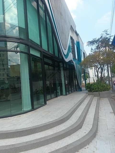 ให้เช่าตึกใหม่ 2 ชั้น 300 ตรม พหลโยธิน34 ย่าน ม.เกษตร ติดถนนเมนหลัก ล้อมด้วยคอนโด เหมาะทำออฟฟิศ สำนักงาน สถานเสริมความงาม