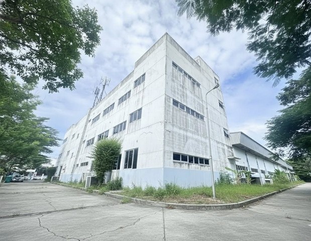 รหัสC6943 ขายโรงงานพร้อมอาคาร 3ชั้น ในกรุงเทพมหานคร พื้นที่สีม่วง เนื้อที่ 4ไร่กว่า แขวงทับยาว ลาดกระบัง