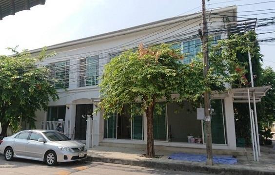 ให้เช่าบ้านเดี่ยว 2 ชั้น 60 ตร.ว. หมู่บ้านสัมมากร ซอยรามคำแหง 112  ใกล้ BTS สัมมากร