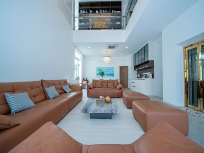 บ้านใหม่ หลังมุม 84 ตร.วา ! ขายบ้านเดี่ยวหรู 3 ชั้นพร้อมลิฟต์พรีเมียม ย่านพระราม 9 ซอย 55 ! 4 นอน 5 น้ำ 4 จอด พร้อมห้องแม่บ้าน