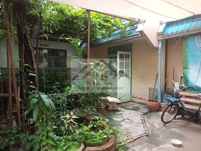 P1899 ขายที่ดิน พร้อมสิ่งปลูกสร้าง เสรีไทย81 ถนนเสรีไทย ซอยสวนสยาม 11