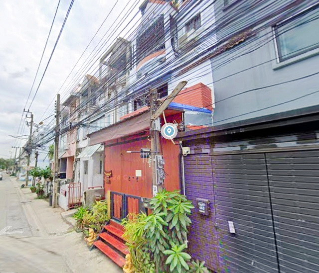 ลาซาล18-26  โลตัส สุขุมวิท105 650 ม. BTSแบริ่ง 1.3กม. ให้เช่าทาวน์เฮ้าส์สุดหรู 3 ชั้น หรูหรา  23ตร.วา. 276ตร.ม. จัดเต็มเฟอร์ฯ 3นอน 2น้ำ