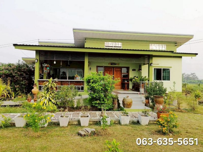 ขายบ้านสวนเกษตรผสมผสานใกล้เมืองนครนายก ต.เกาะโพธิ์ อ.ปากพลี จ.นครนายก รูปที่สวยมาก ล้อมรั้วตาข่ายกันสนิมรอบพื้นที่