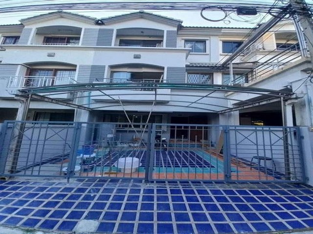 ให้เช่า ทาวน์โฮม 3 ชั้น ย่านThe Nineพระราม9 ซอยพระรามเก้า43 โครงการ บ้านกลางเมือง พระรามเก้า ทำเลใกล้ห้าง The Nine พระราม9